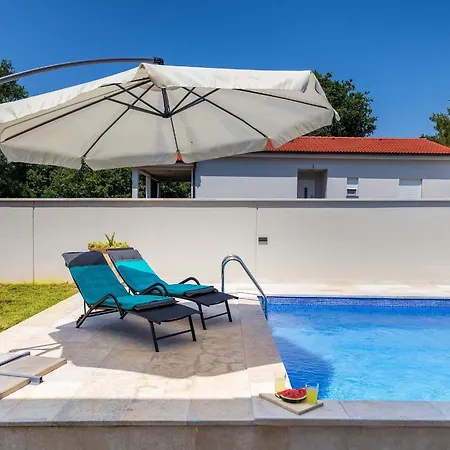 Tena With Private Swimming Pool Villa