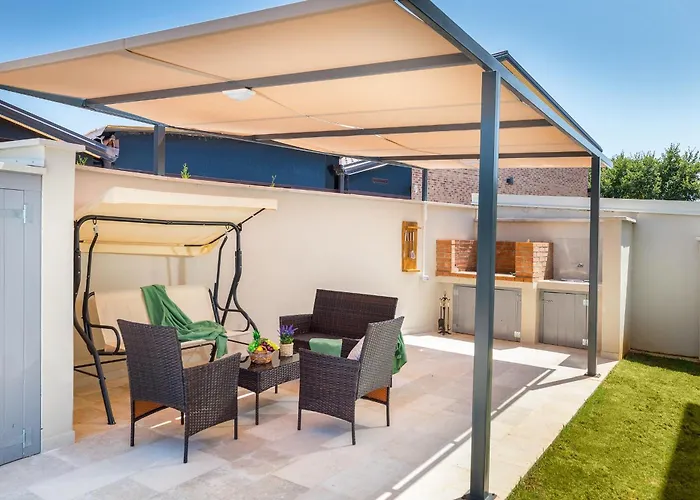 Tena With Private Swimming Pool * Medulin