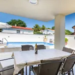 Tena With Private Swimming Pool *