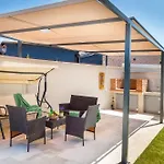 Tena With Private Swimming Pool * Μεντουλίν